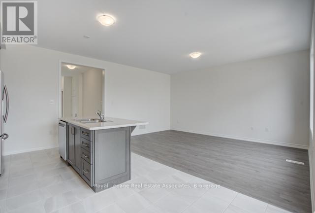 546 Fir Court, Milton, Ontario  L9E 1M5 - Photo 14 - W12726534