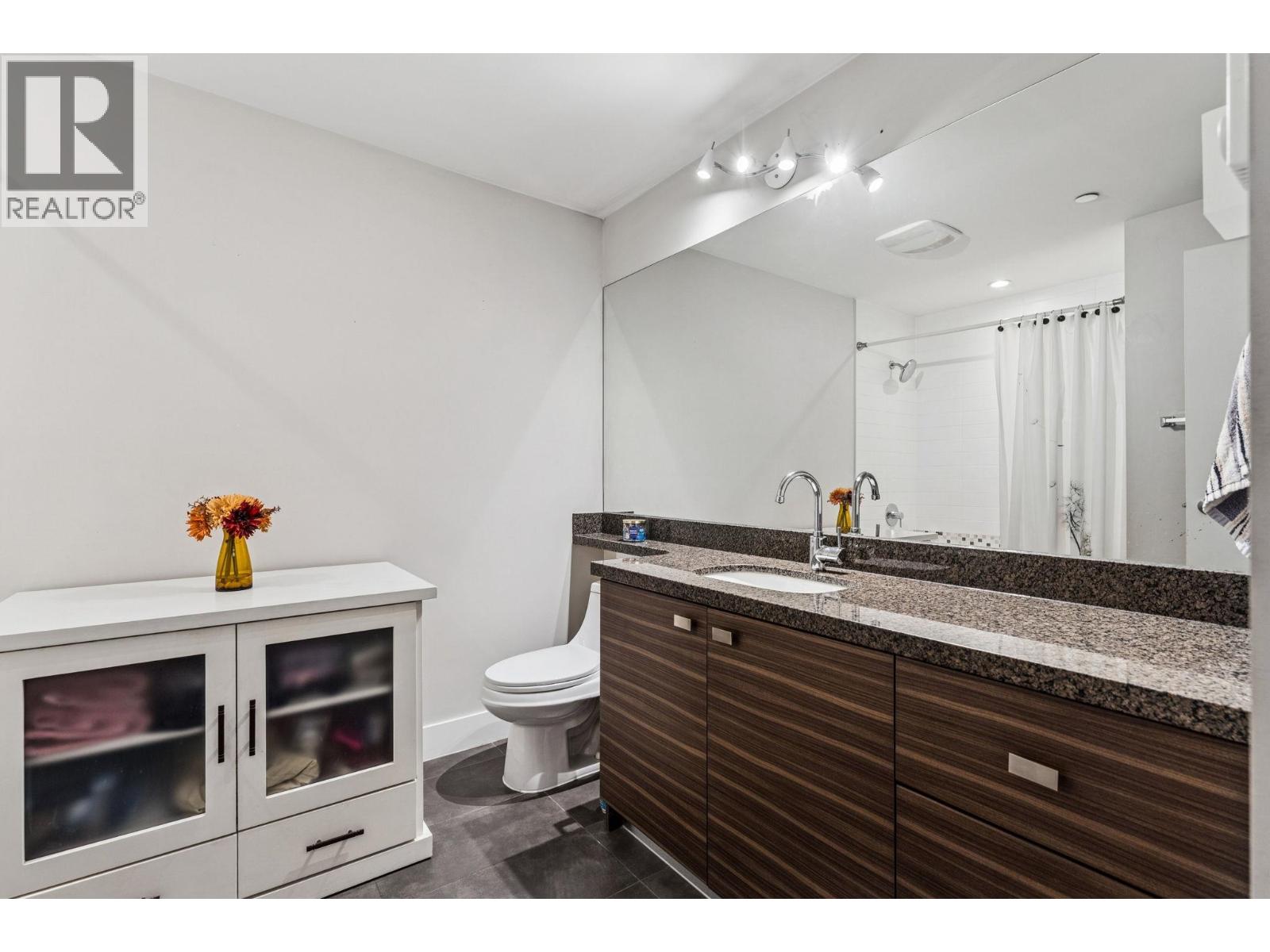 302 1273 Marine Drive, North Vancouver, British Columbia V7P 1T3 - Photo 17 - R3082348