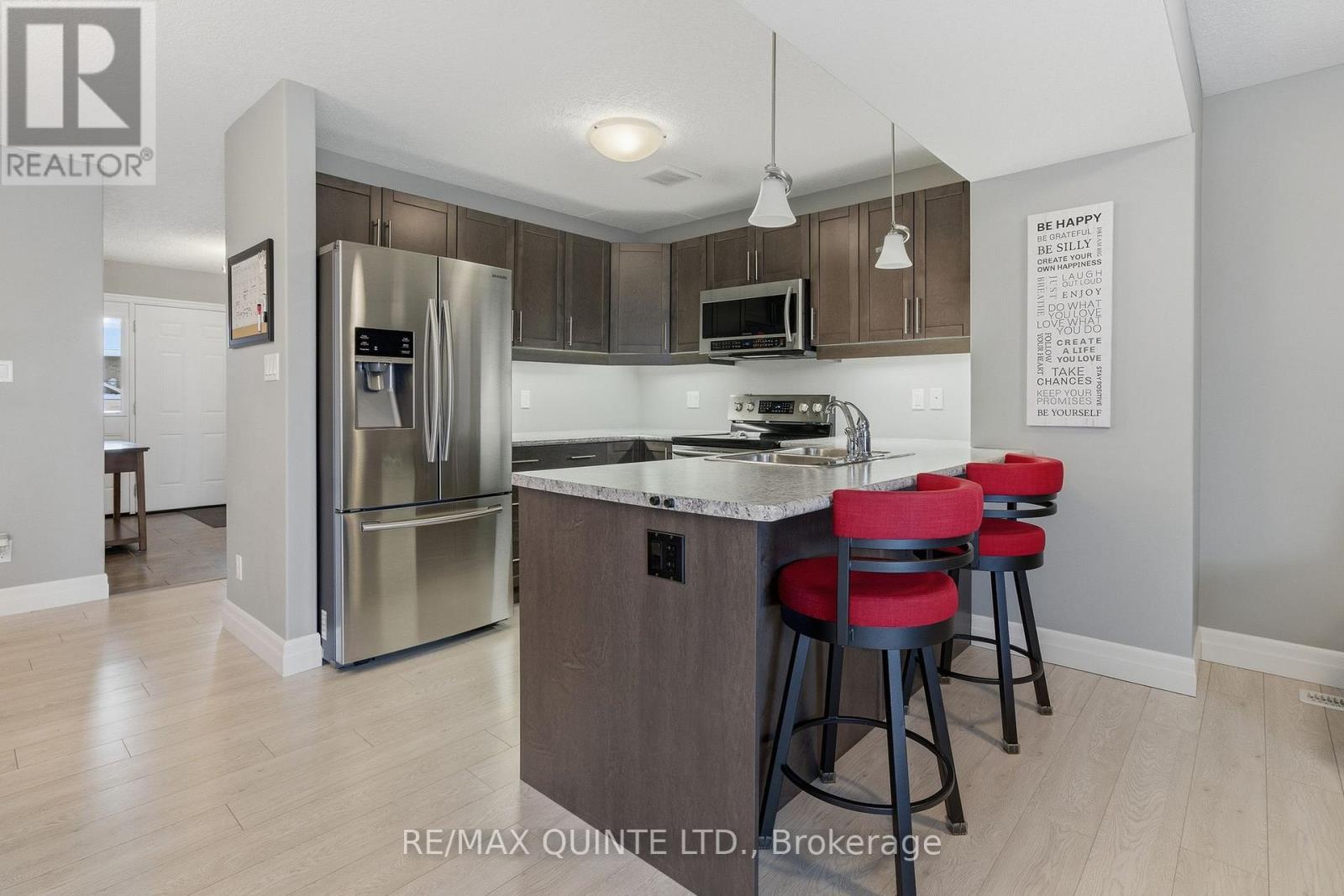 54 Cortland Crescent, Quinte West, Ontario  K0K 1B0 - Photo 9 - X12726556