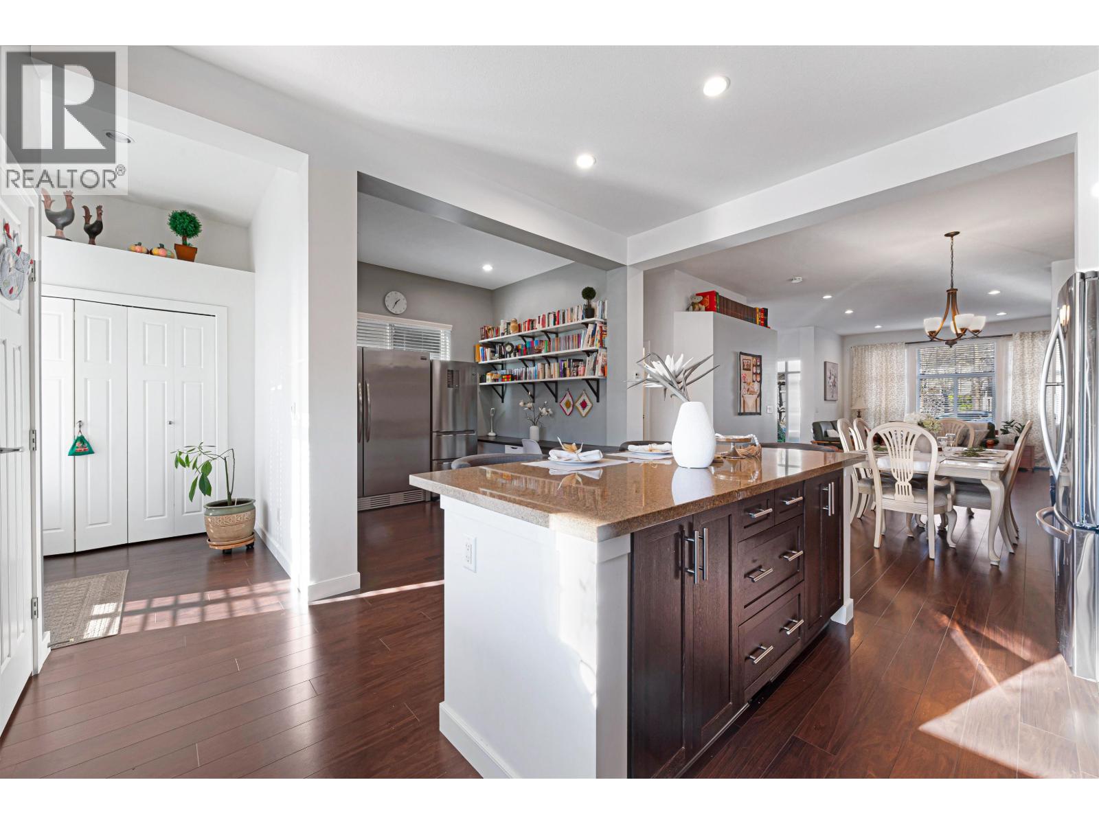 3376 Watkins Avenue, Coquitlam, British Columbia  V3E 0H5 - Photo 8 - R3081128