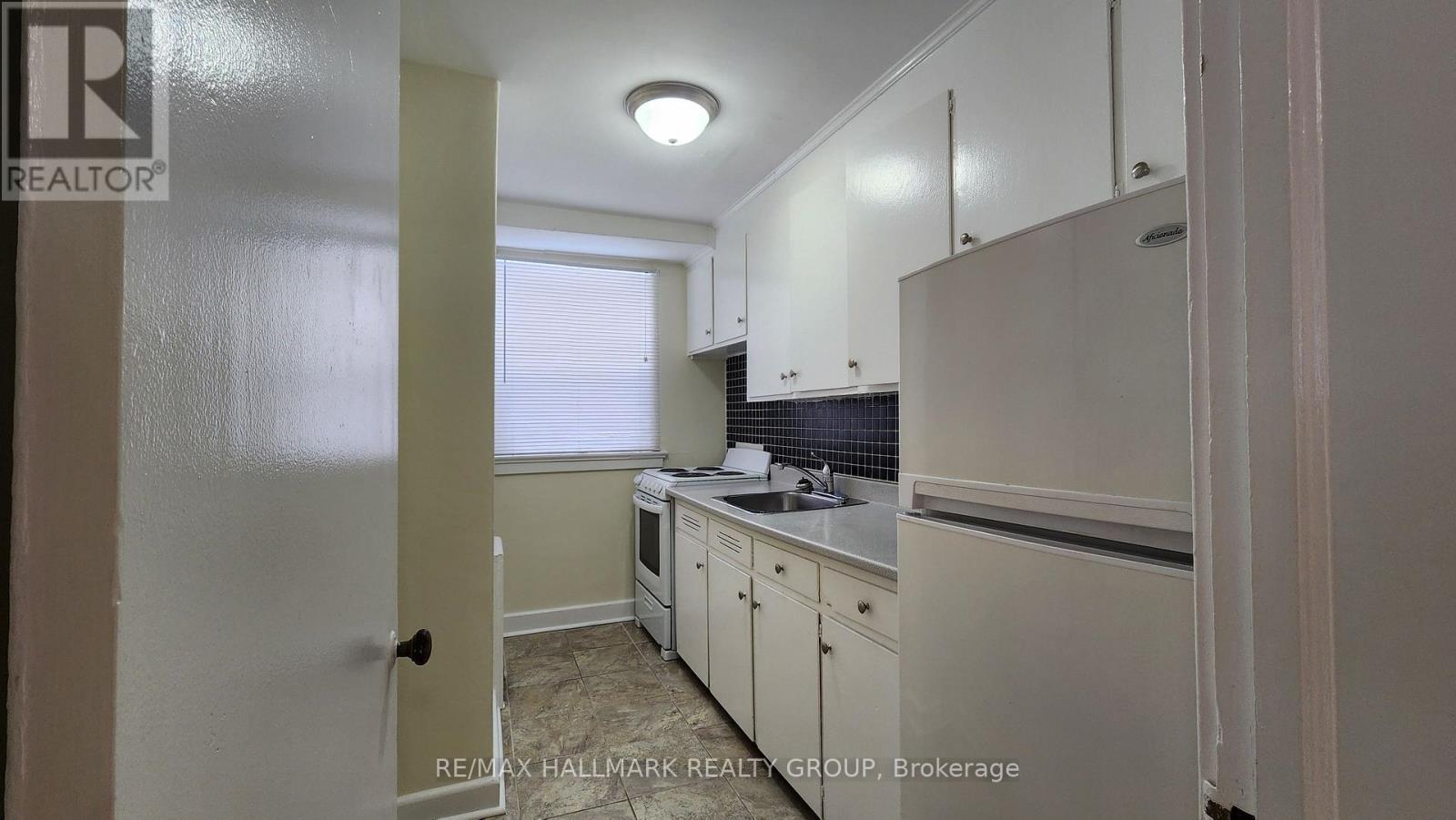 2 - 33 Commanda Way, Ottawa, Ontario K1M 1G1 - Photo 12 - X12726546