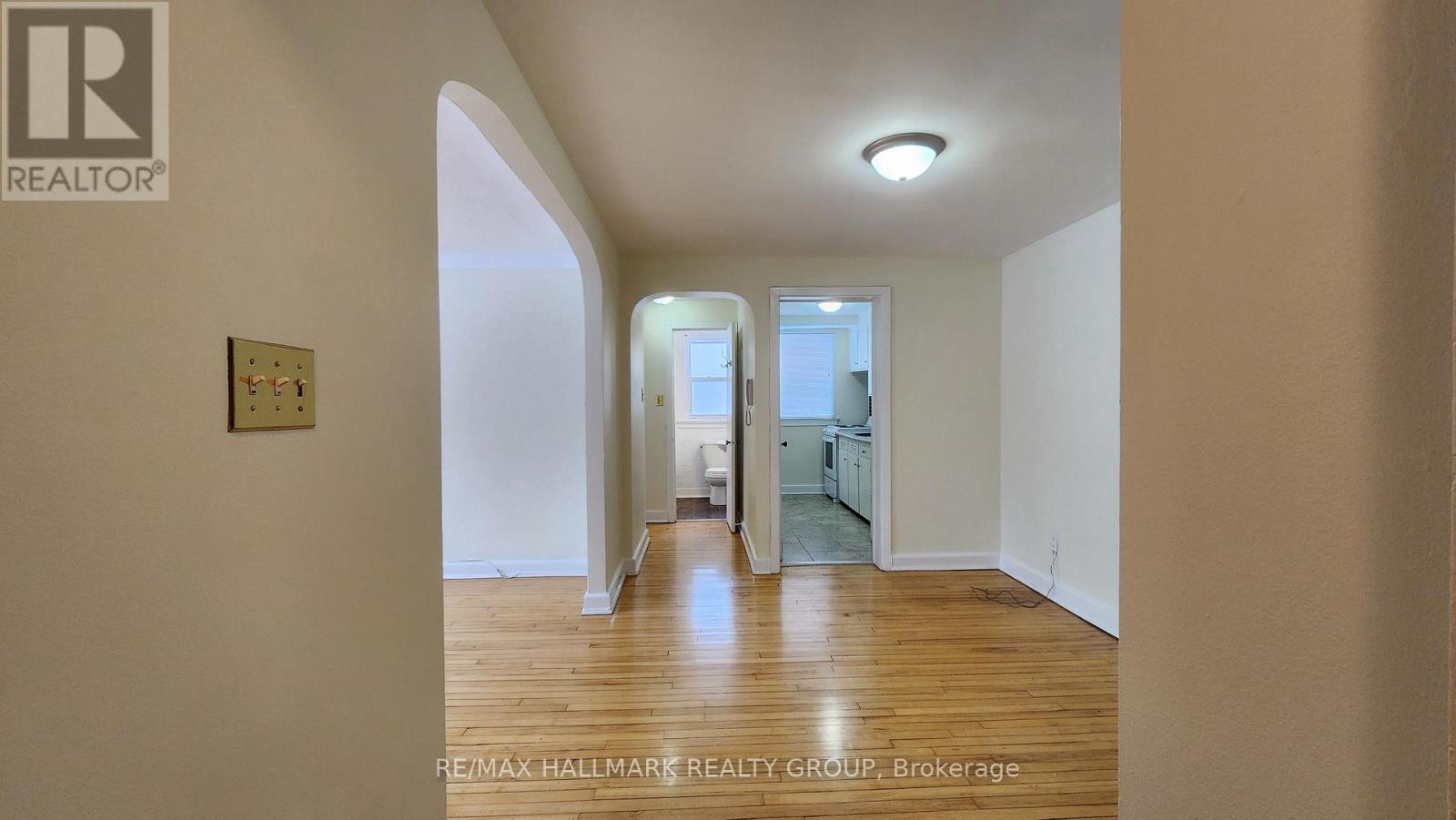 2 - 33 Commanda Way, Ottawa, Ontario K1M 1G1 - Photo 2 - X12726546