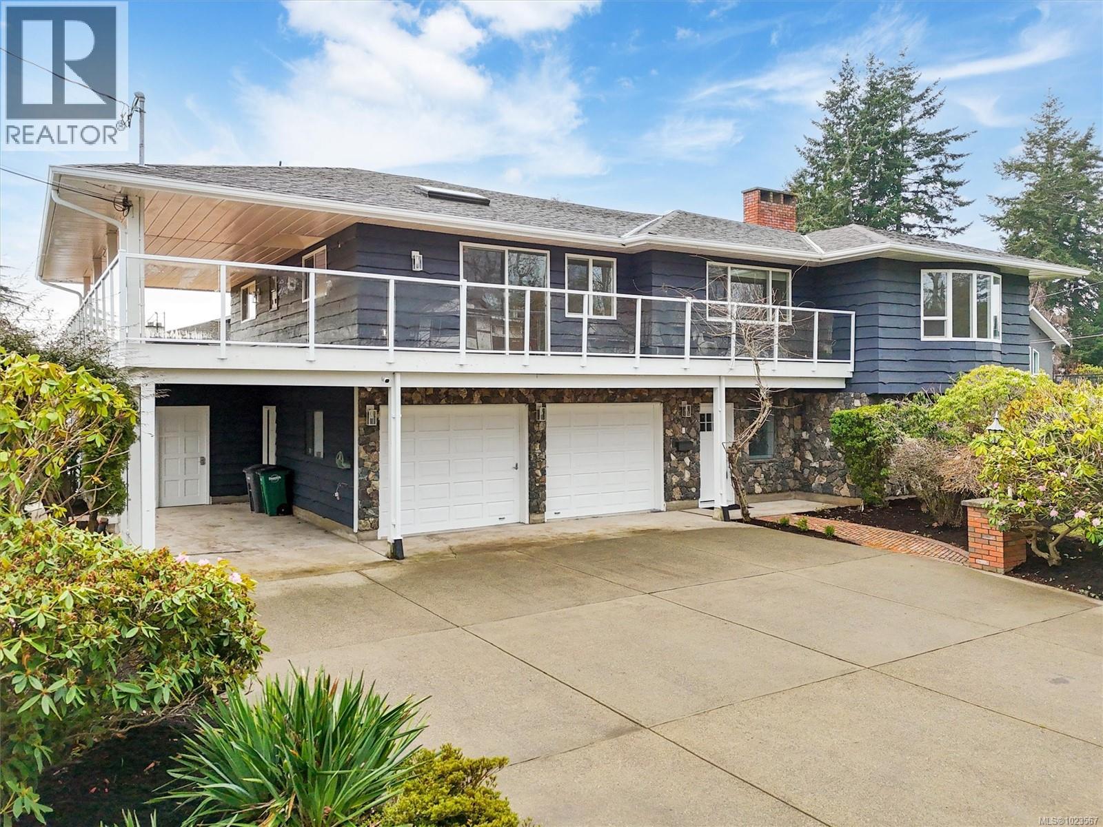 1873 San Juan Ave, Saanich, British Columbia