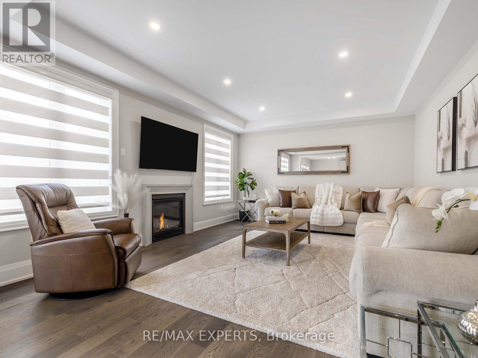 75 Bethpage Crescent, Newmarket, Ontario  L3X 1B8 - Photo 8 - N12726542