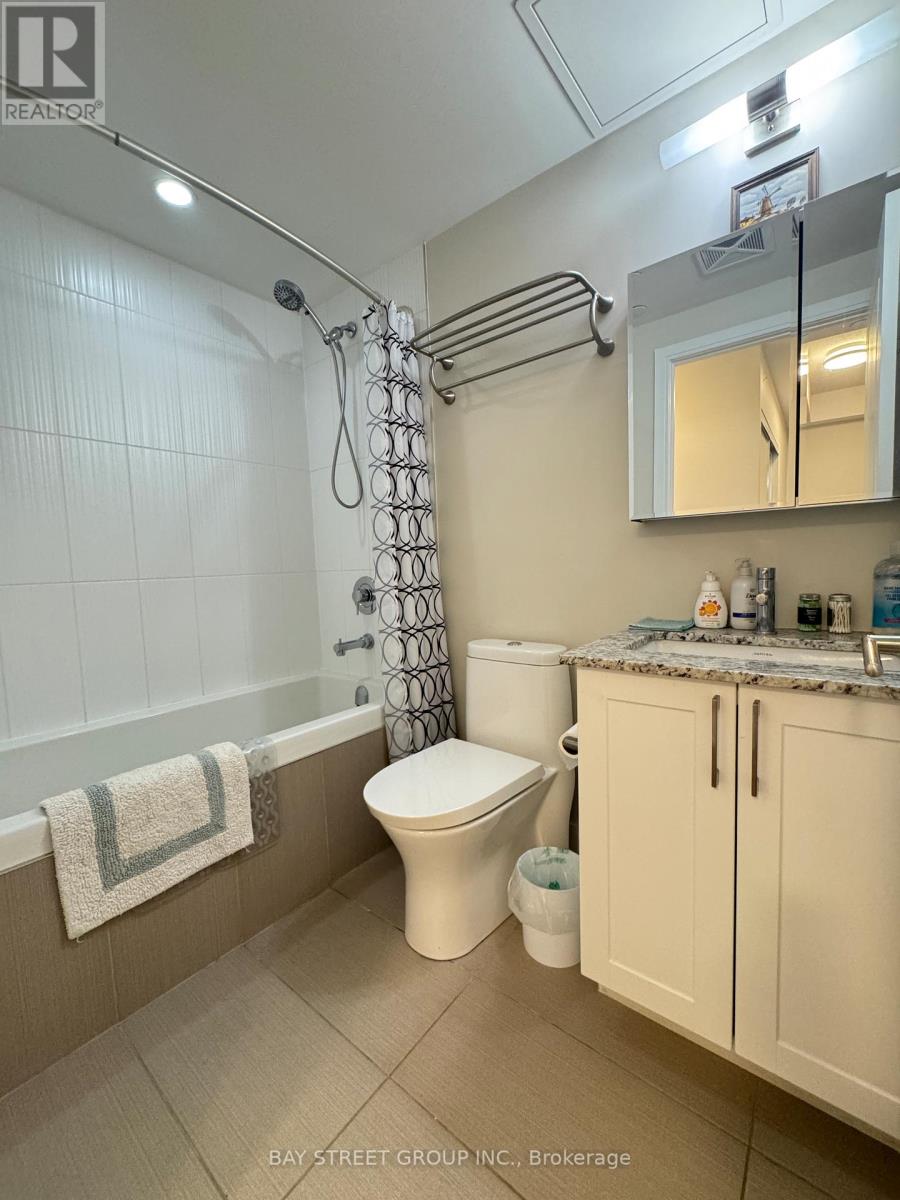 602b - 9600 Yonge Street, Richmond Hill, Ontario  L4C 0X3 - Photo 15 - N12726544