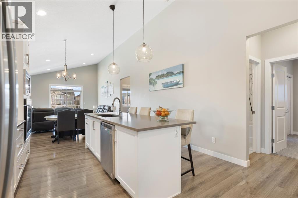 86 Bayview Circle Sw, Airdrie, Alberta  T4B 4H3 - Photo 4 - A2280943