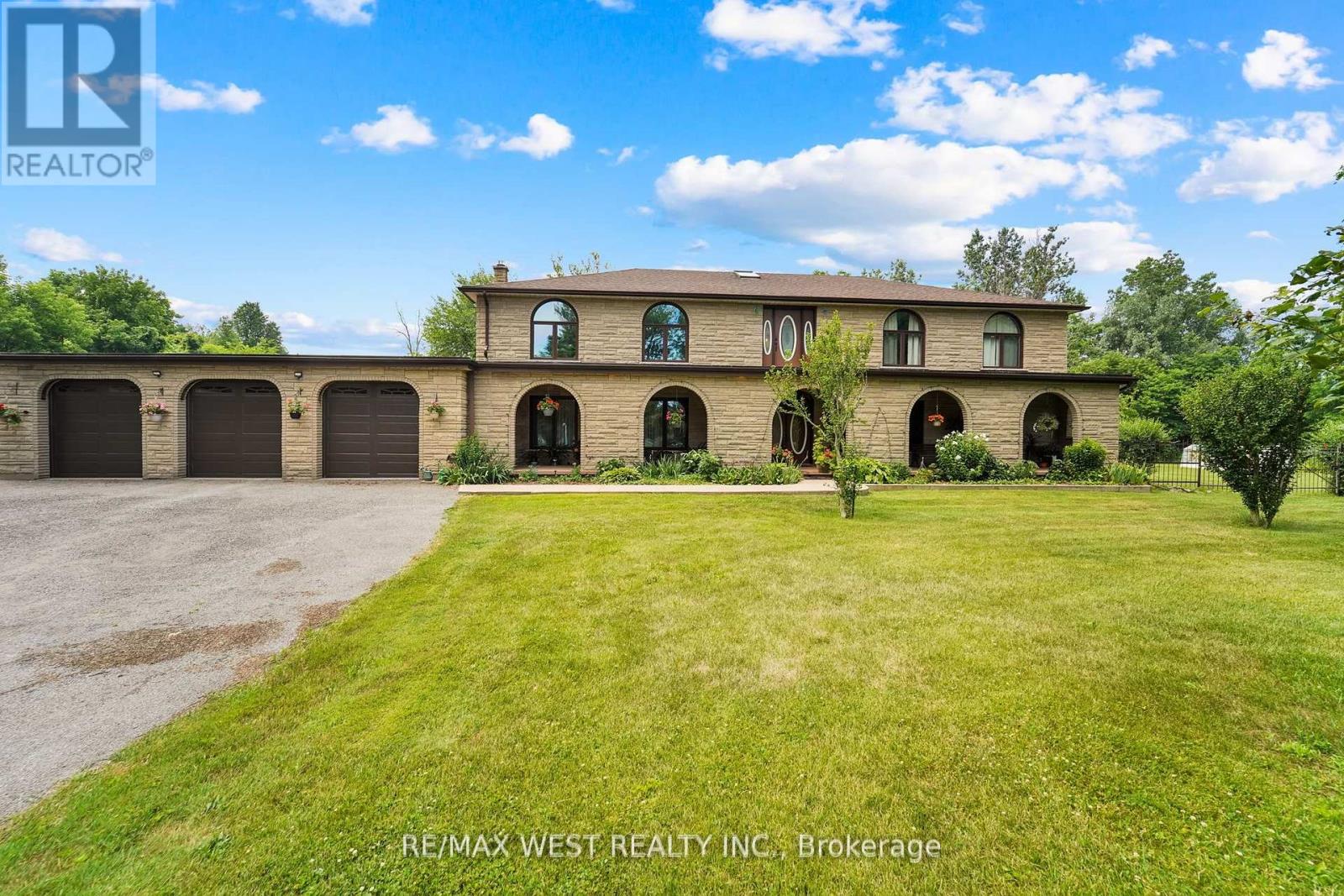 805 CENTRE ROAD, Hamilton, Ontario