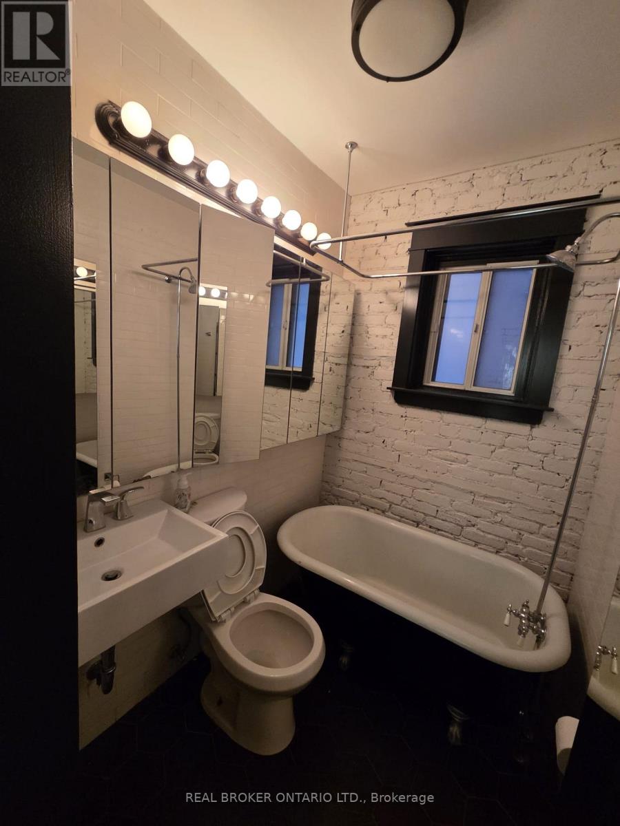 1 - 479 Aberdeen Avenue, Hamilton, Ontario  L8P 2S5 - Photo 13 - X12726558