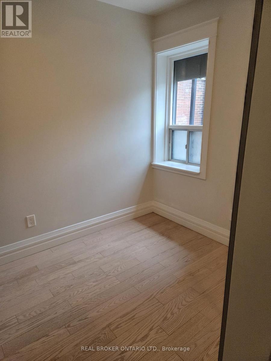 1 - 479 Aberdeen Avenue, Hamilton, Ontario  L8P 2S5 - Photo 5 - X12726558