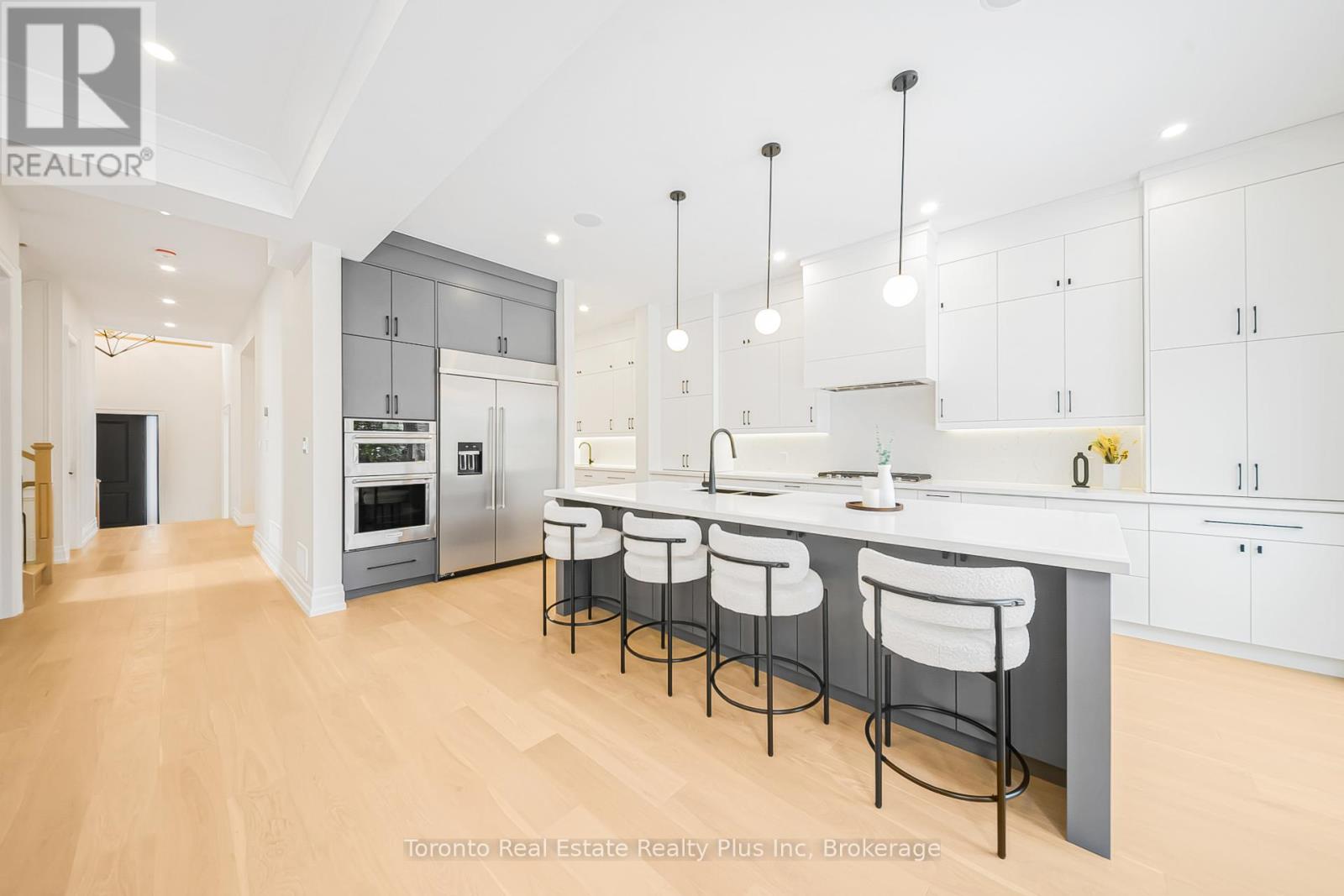 25 Cronin Drive, Toronto, Ontario  M9B 4T7 - Photo 16 - W12726424