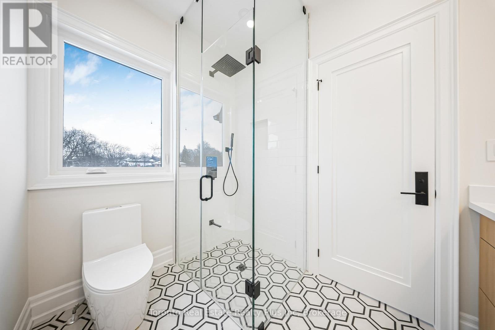 25 Cronin Drive, Toronto, Ontario  M9B 4T7 - Photo 28 - W12726424