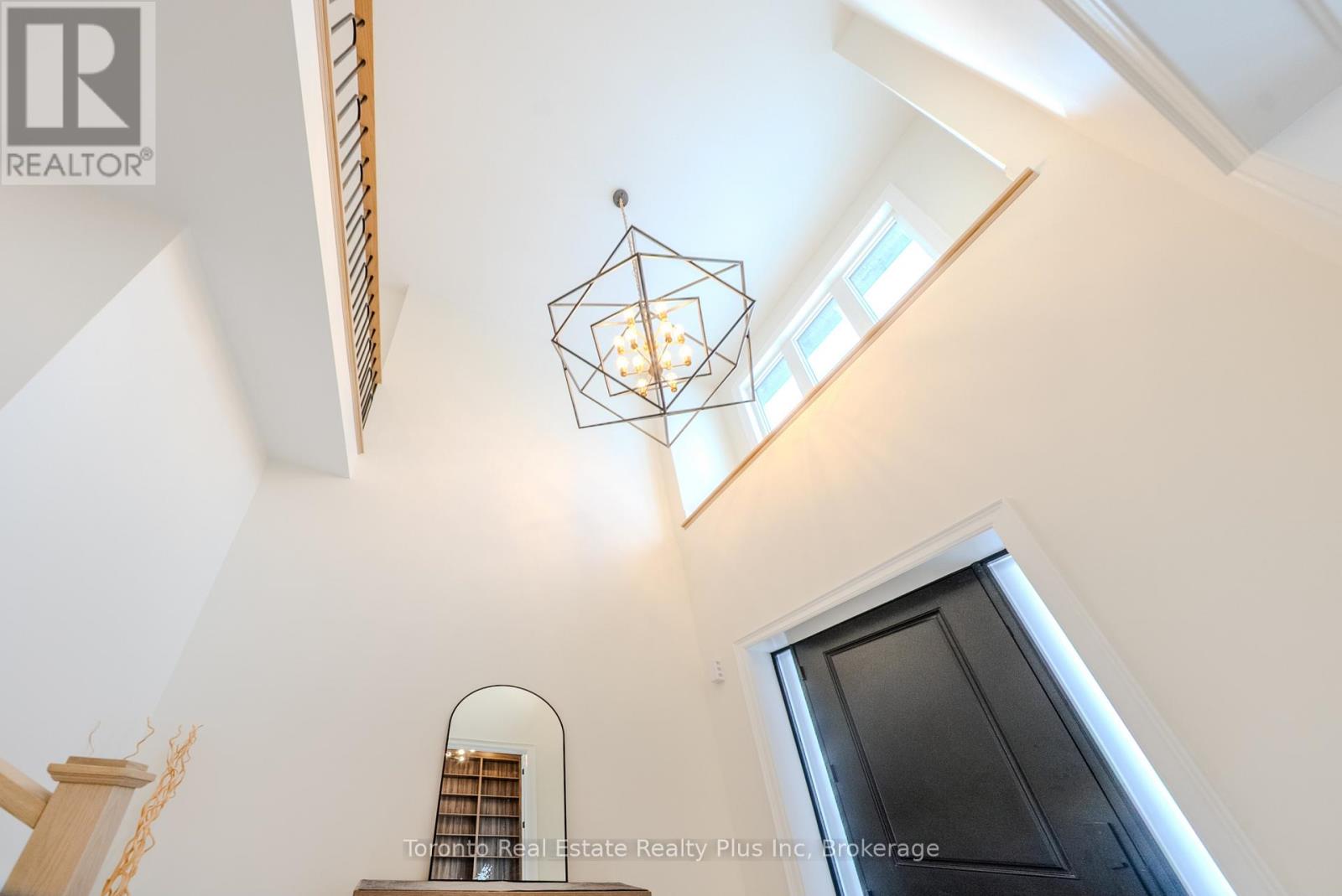 25 Cronin Drive, Toronto, Ontario  M9B 4T7 - Photo 5 - W12726424