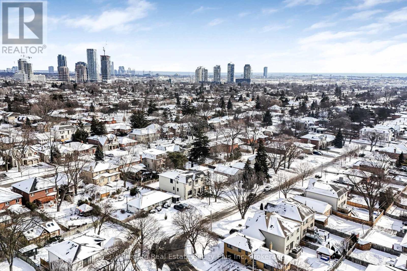 25 Cronin Drive, Toronto, Ontario  M9B 4T7 - Photo 40 - W12726424