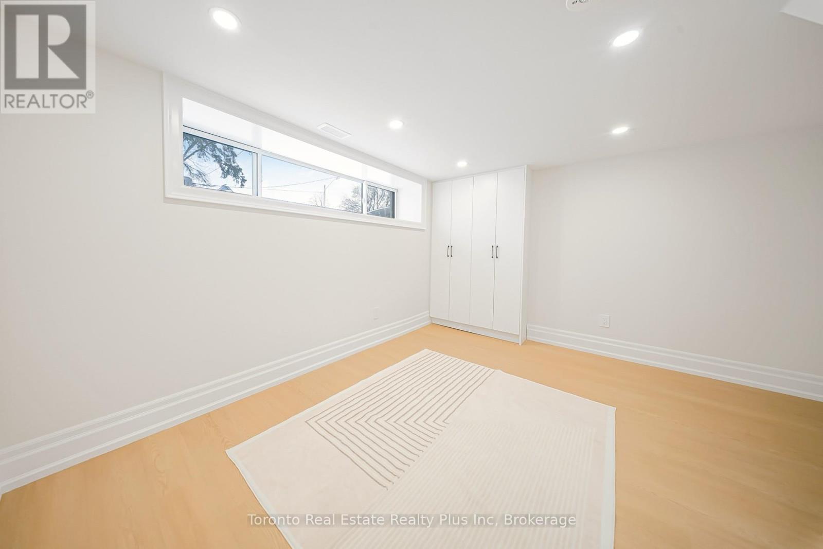 25 Cronin Drive, Toronto, Ontario  M9B 4T7 - Photo 39 - W12726424