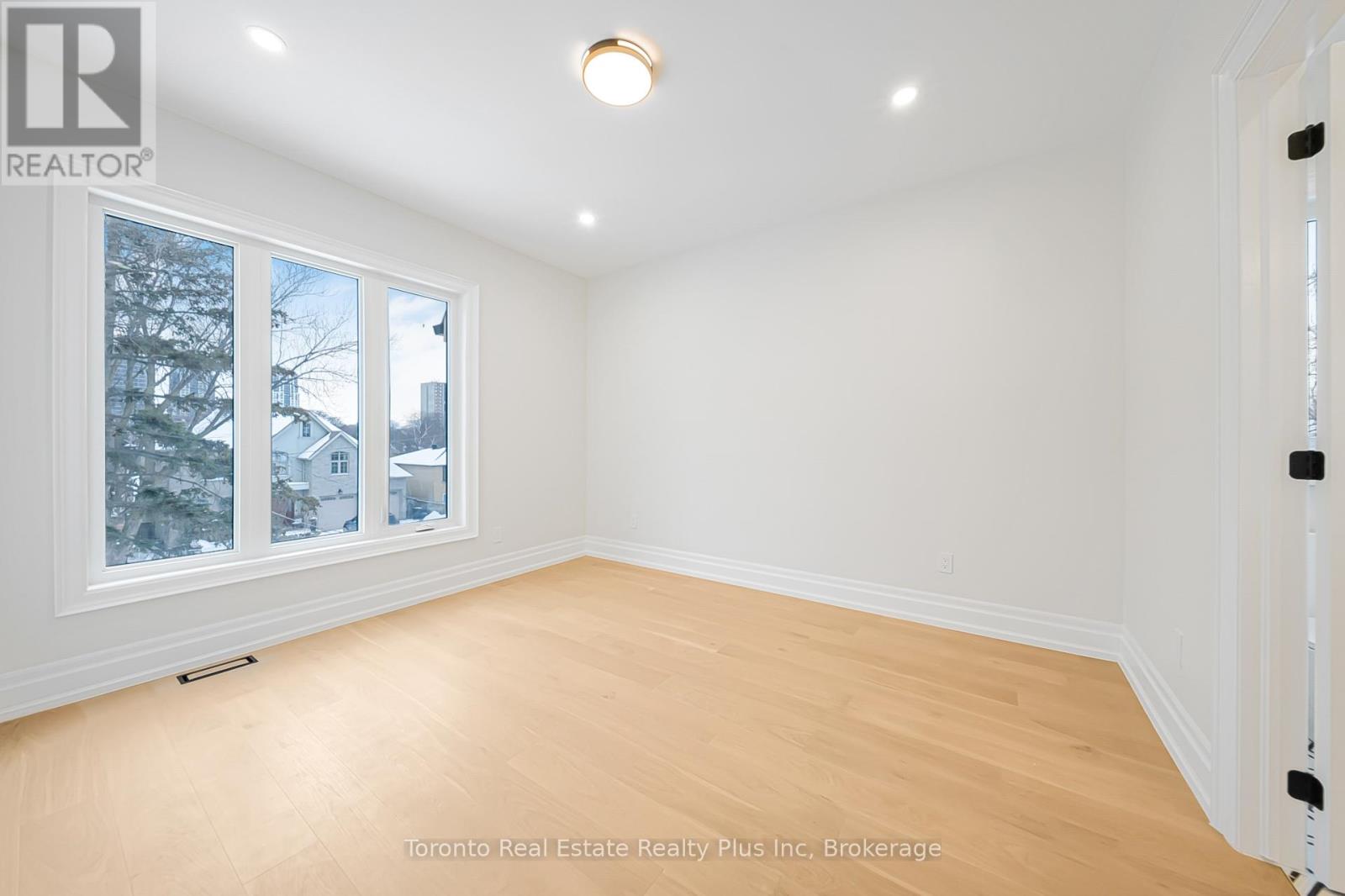 25 Cronin Drive, Toronto, Ontario  M9B 4T7 - Photo 29 - W12726424