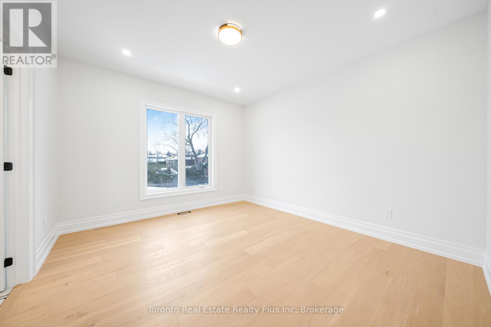 25 Cronin Drive, Toronto, Ontario  M9B 4T7 - Photo 25 - W12726424