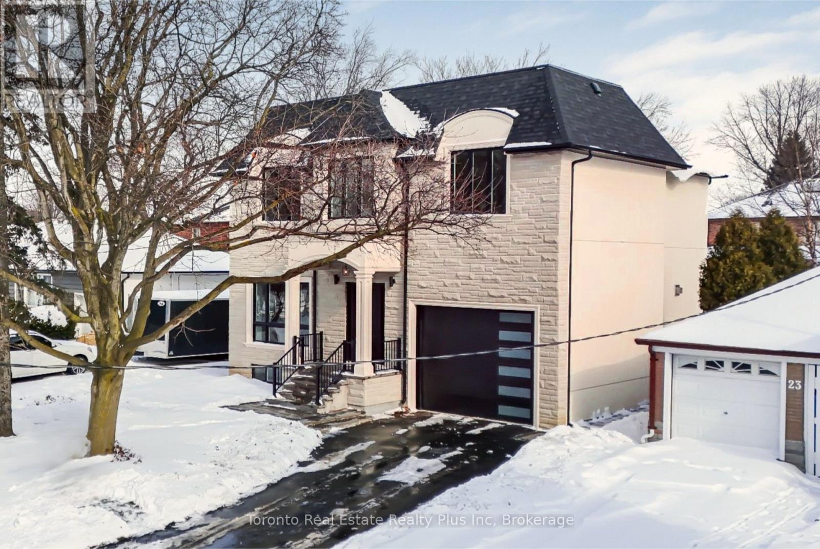 25 Cronin Drive, Toronto, Ontario  M9B 4T7 - Photo 3 - W12726424