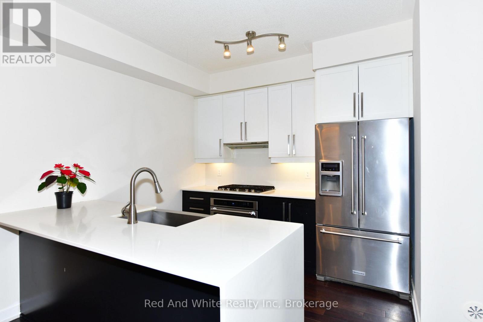 3 - 4080 Parkside Village Drive, Mississauga, Ontario  L5B 0K2 - Photo 5 - W12726560