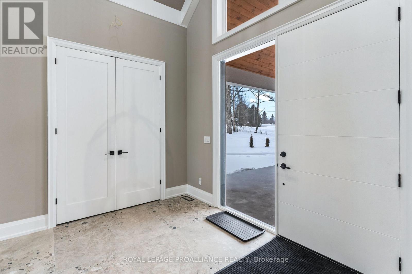 160 Sumcot Drive, Trent Lakes, Ontario  K0L 1J0 - Photo 4 - X12726574