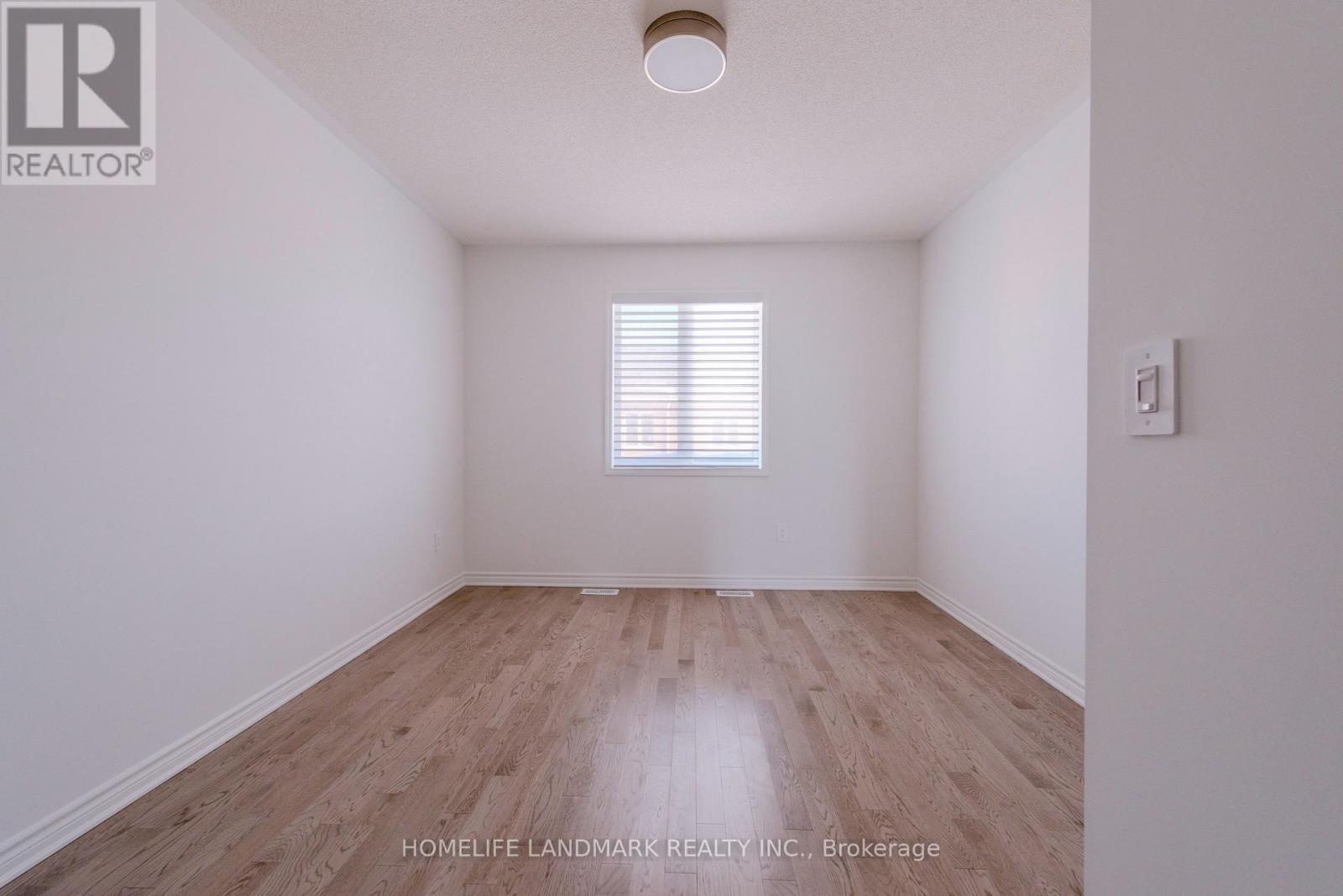 7 Moss Drive, Markham, Ontario  L6C 3S8 - Photo 12 - N12687224