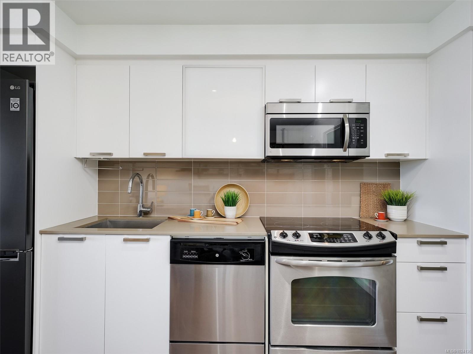 305 517 Fisgard St, Victoria, British Columbia  V8W 0C5 - Photo 12 - 1024136