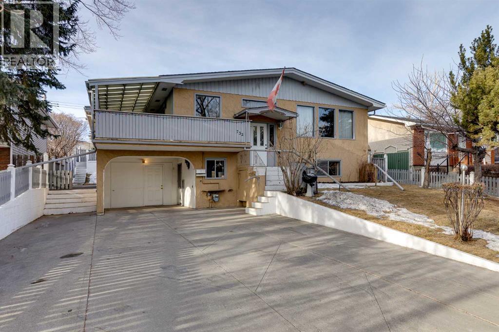 732 Hunts Crescent Nw, Calgary, Alberta  T2K 4H9 - Photo 1 - A2280789