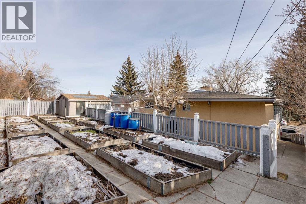 732 Hunts Crescent Nw, Calgary, Alberta  T2K 4H9 - Photo 35 - A2280789