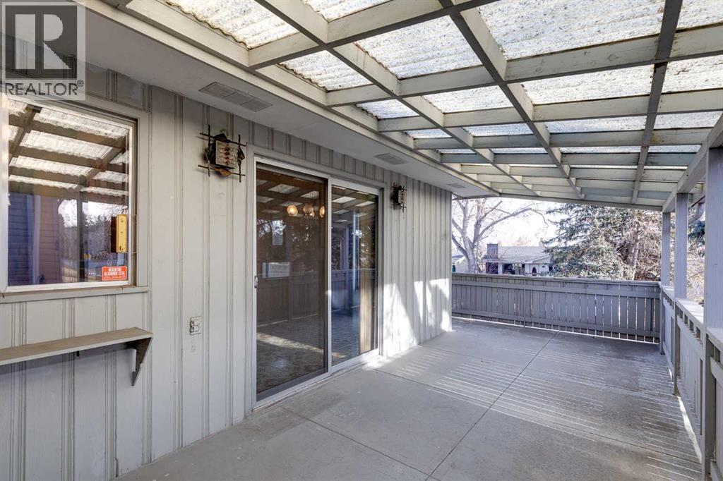 732 Hunts Crescent Nw, Calgary, Alberta  T2K 4H9 - Photo 8 - A2280789