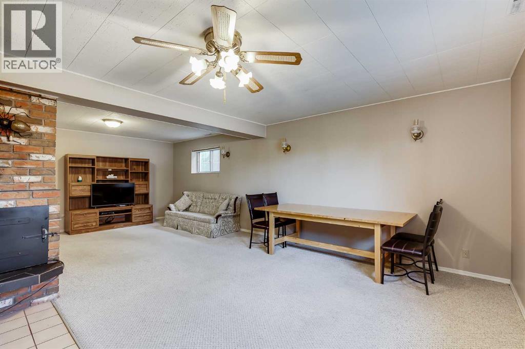 732 Hunts Crescent Nw, Calgary, Alberta  T2K 4H9 - Photo 30 - A2280789