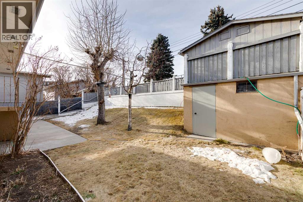 732 Hunts Crescent Nw, Calgary, Alberta  T2K 4H9 - Photo 33 - A2280789