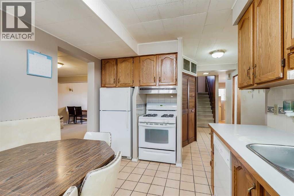 732 Hunts Crescent Nw, Calgary, Alberta  T2K 4H9 - Photo 25 - A2280789