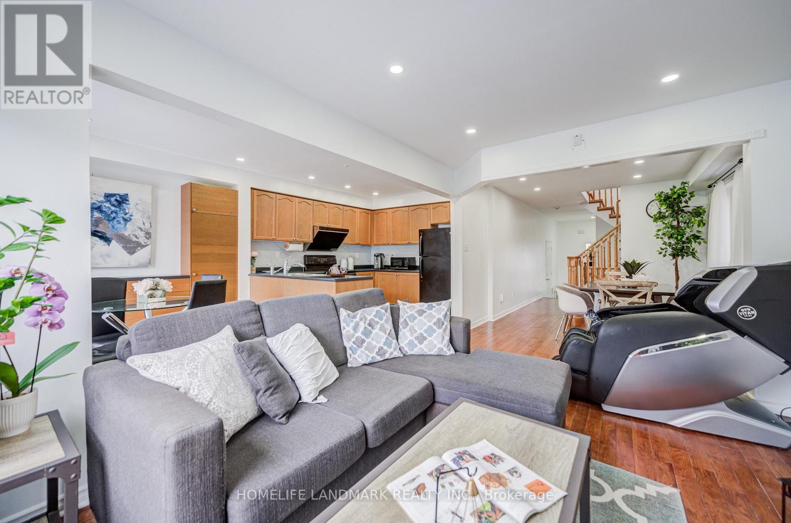 30 Richard Coulson Crescent, Whitchurch-Stouffville, Ontario  L4A 0G7 - Photo 12 - N12726570