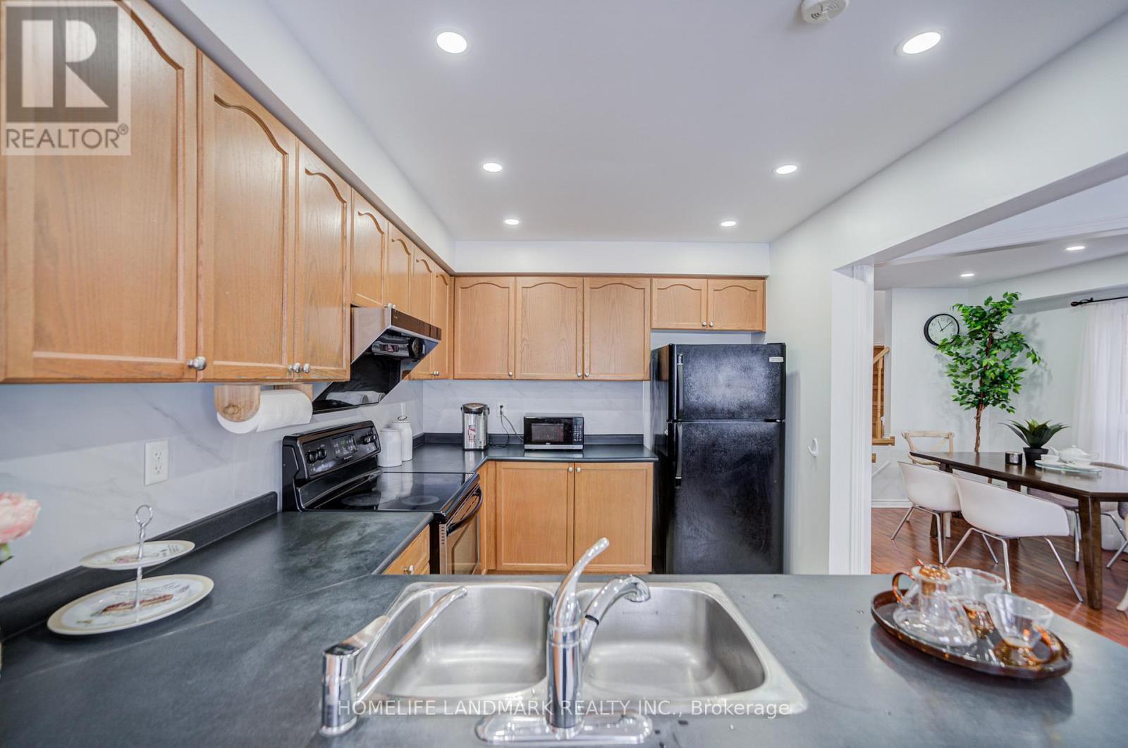 30 Richard Coulson Crescent, Whitchurch-Stouffville, Ontario  L4A 0G7 - Photo 16 - N12726570