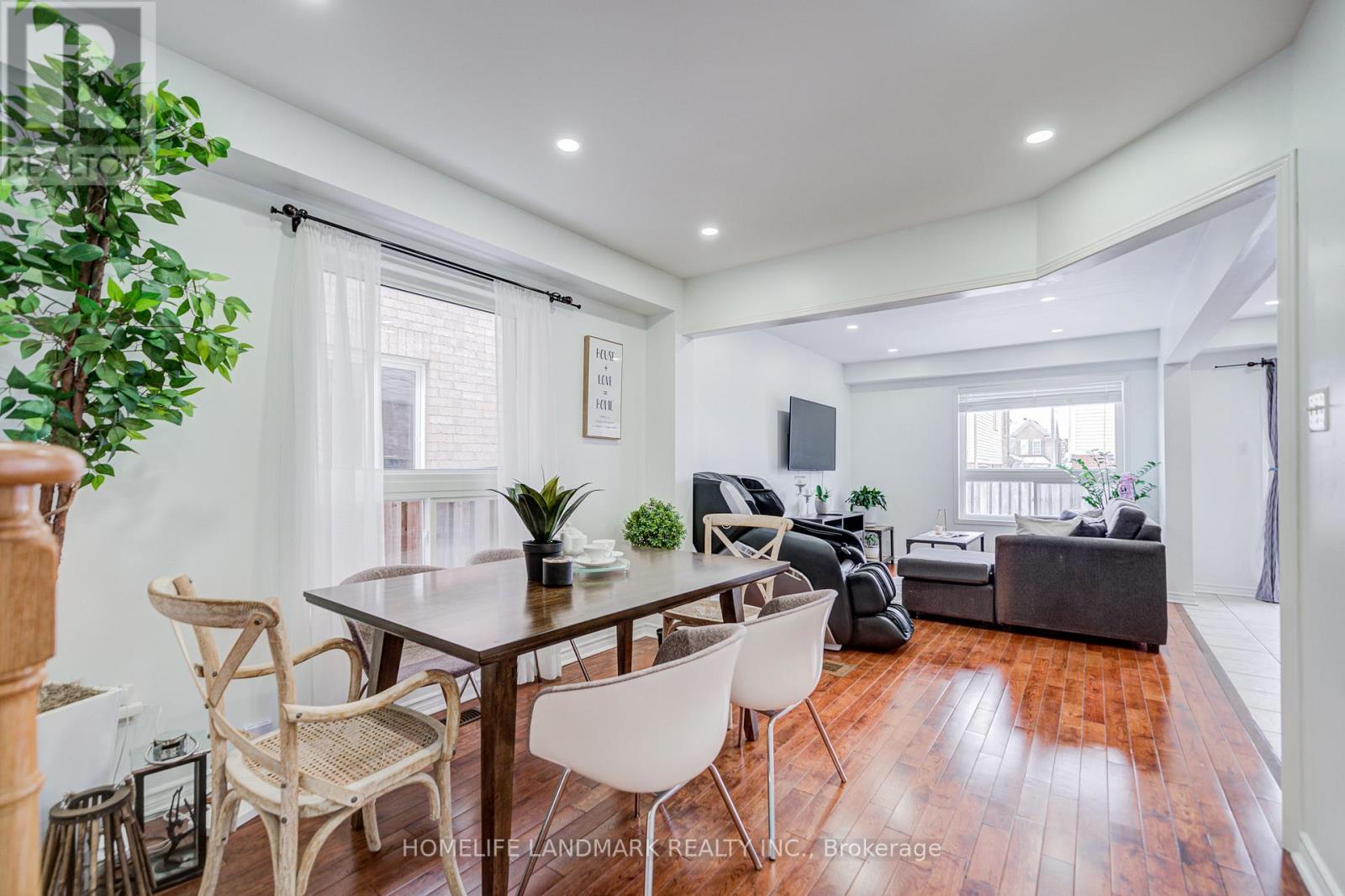 30 Richard Coulson Crescent, Whitchurch-Stouffville, Ontario  L4A 0G7 - Photo 7 - N12726570