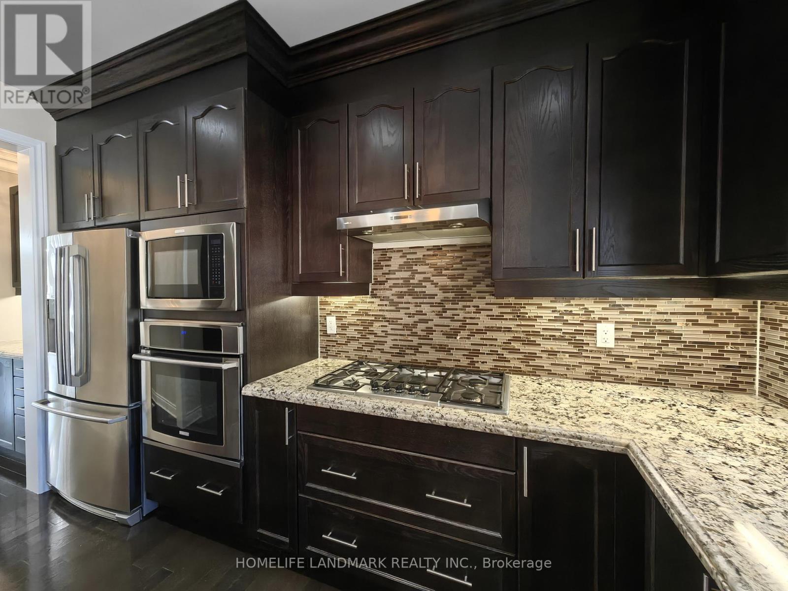 991 Sherman Brock Circle, Newmarket, Ontario  L3X 0B8 - Photo 17 - N12726586