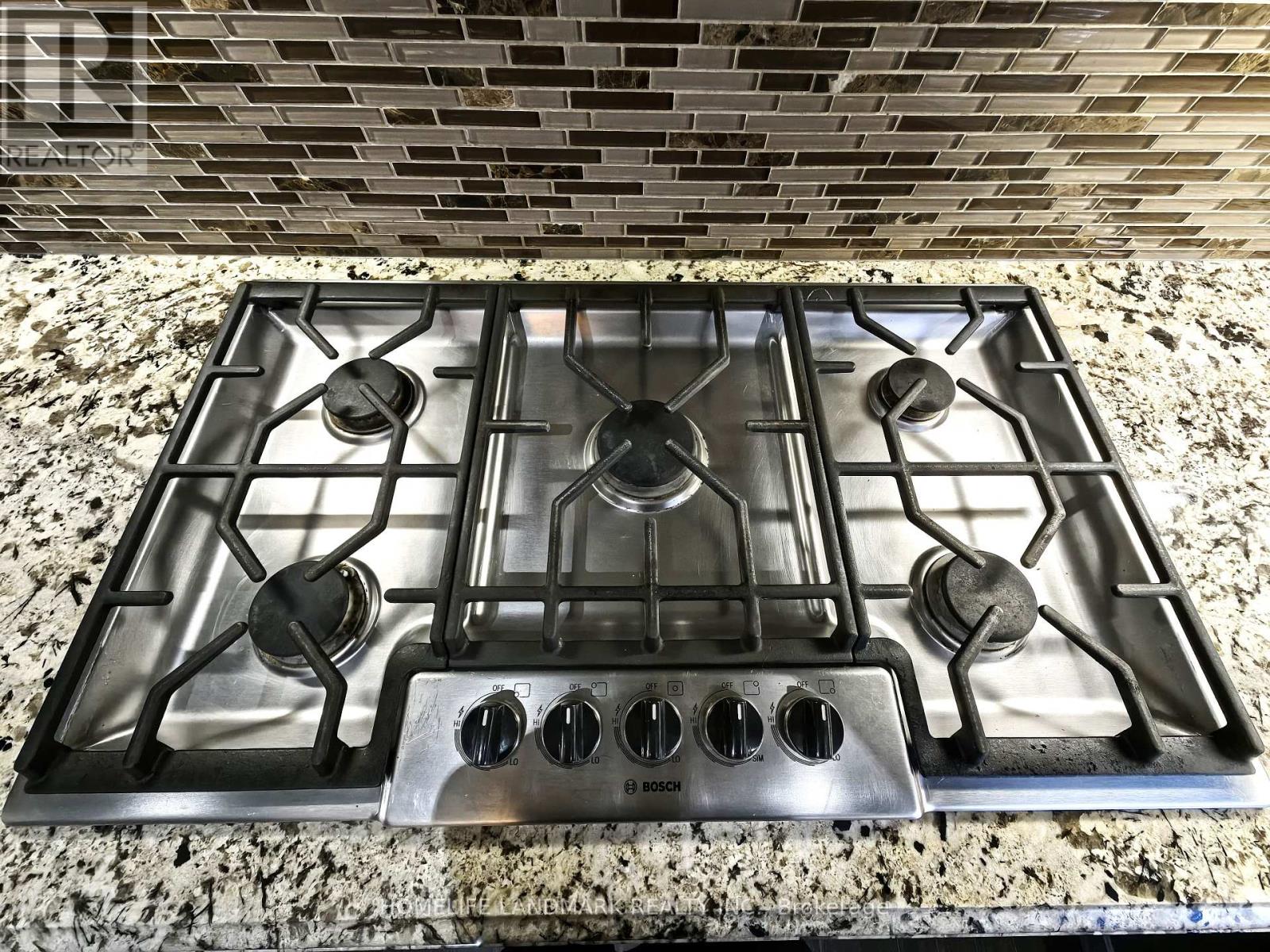 991 Sherman Brock Circle, Newmarket, Ontario  L3X 0B8 - Photo 18 - N12726586