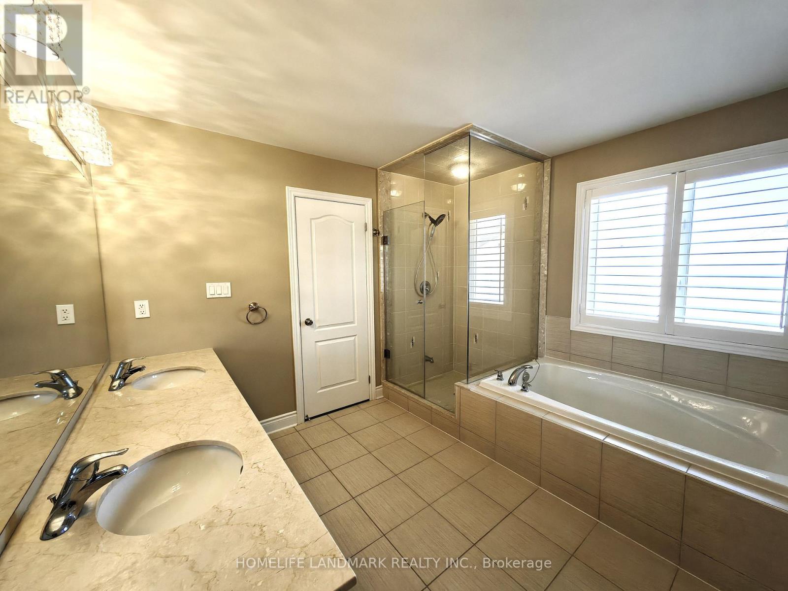 991 Sherman Brock Circle, Newmarket, Ontario  L3X 0B8 - Photo 28 - N12726586