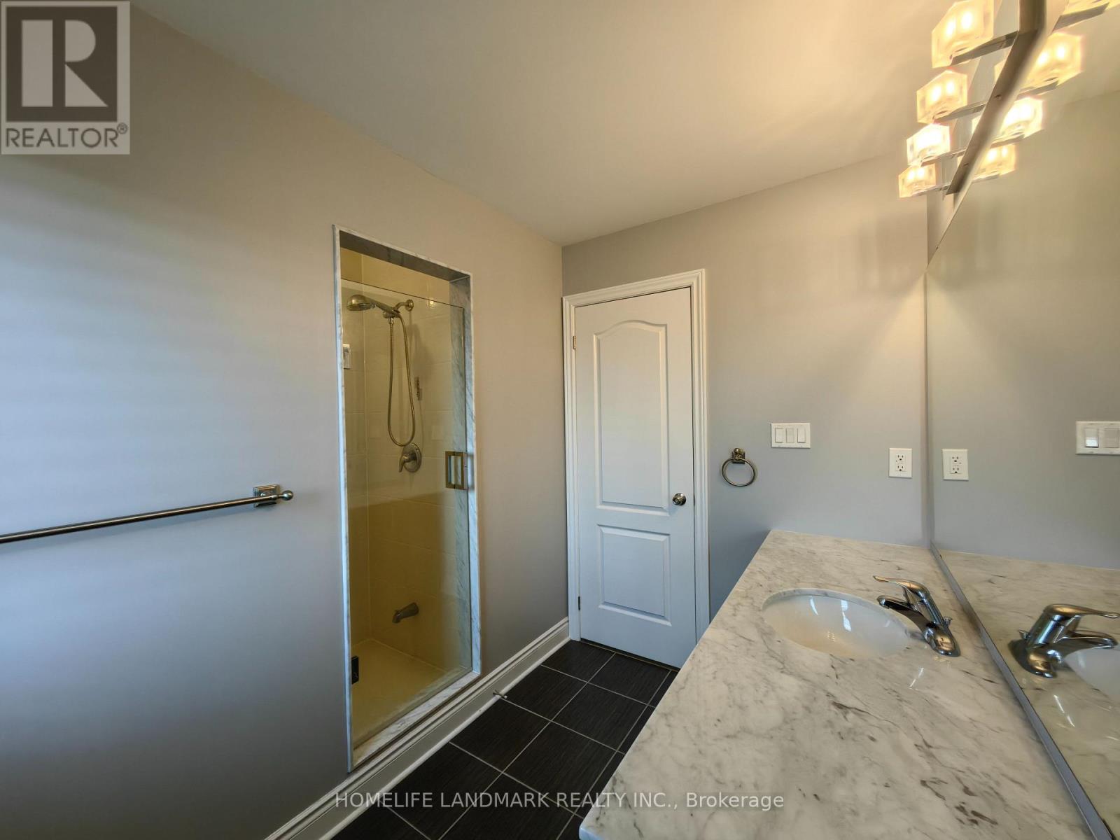 991 Sherman Brock Circle, Newmarket, Ontario  L3X 0B8 - Photo 38 - N12726586