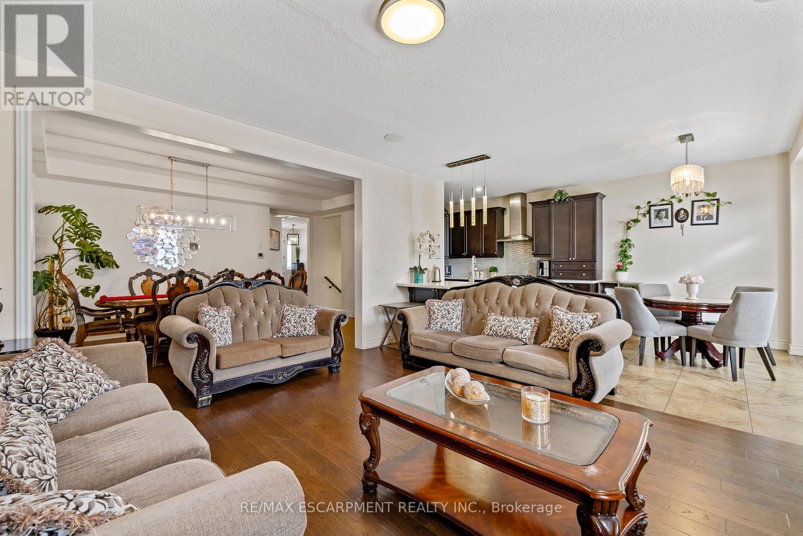 114 Chaumont Drive, Hamilton, Ontario  L9B 0K4 - Photo 15 - X12726566