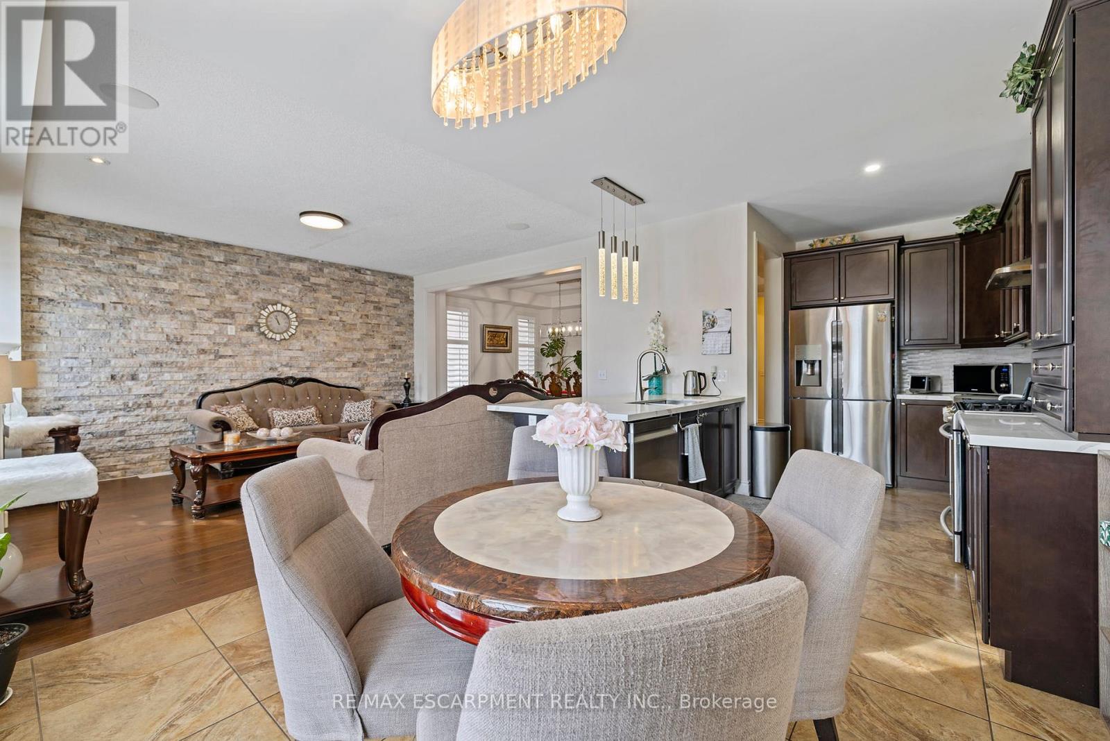 114 Chaumont Drive, Hamilton, Ontario  L9B 0K4 - Photo 20 - X12726566