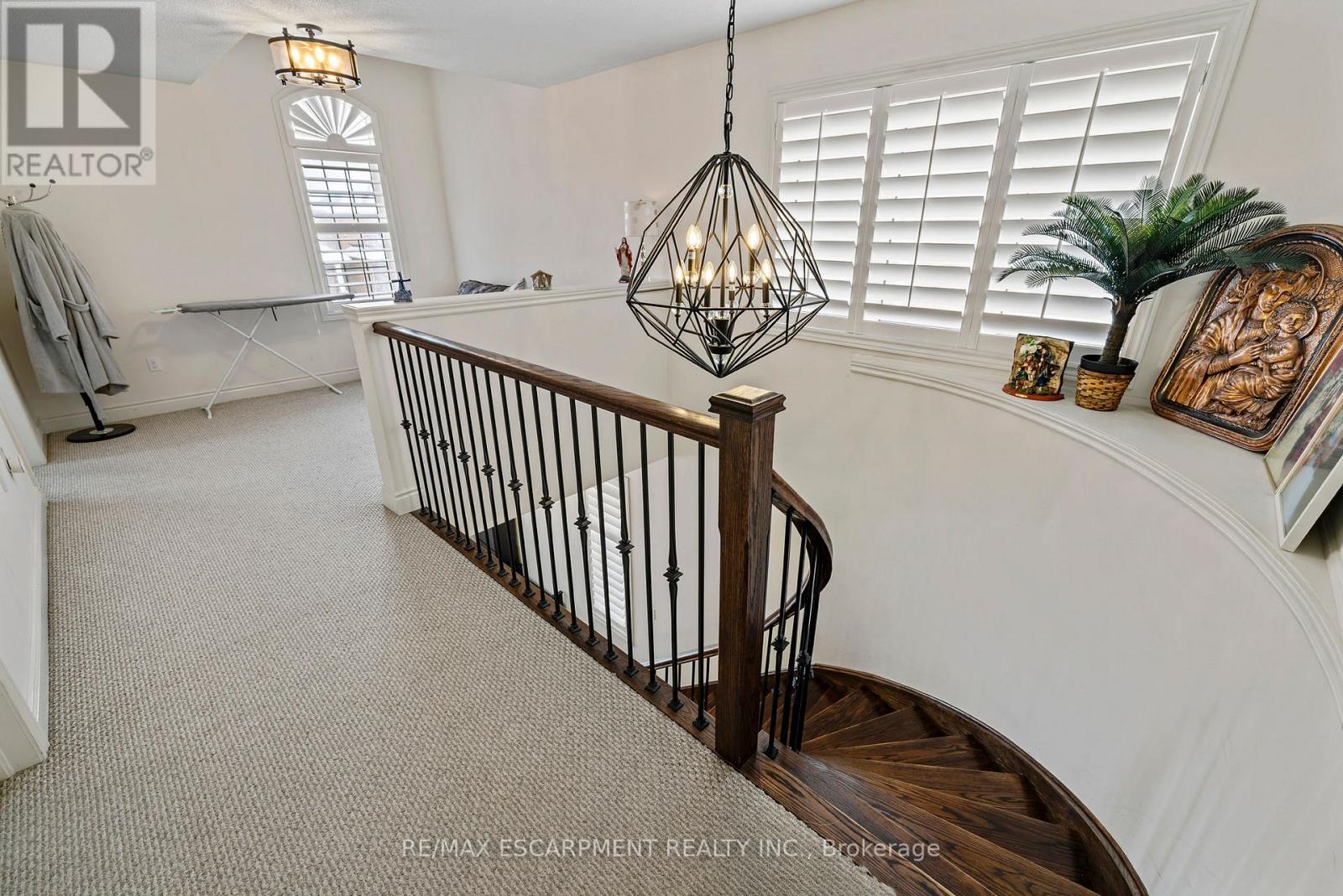 114 Chaumont Drive, Hamilton, Ontario  L9B 0K4 - Photo 21 - X12726566