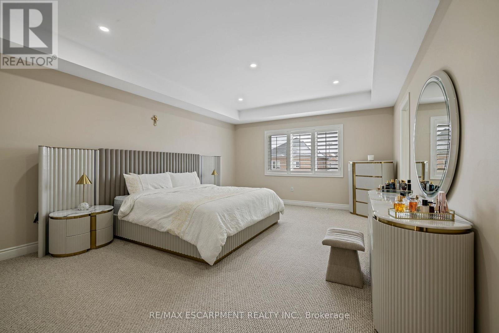 114 Chaumont Drive, Hamilton, Ontario  L9B 0K4 - Photo 29 - X12726566