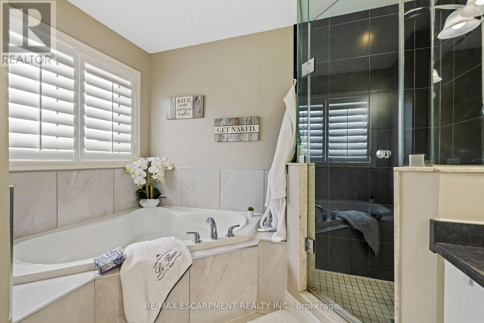 114 Chaumont Drive, Hamilton, Ontario  L9B 0K4 - Photo 32 - X12726566