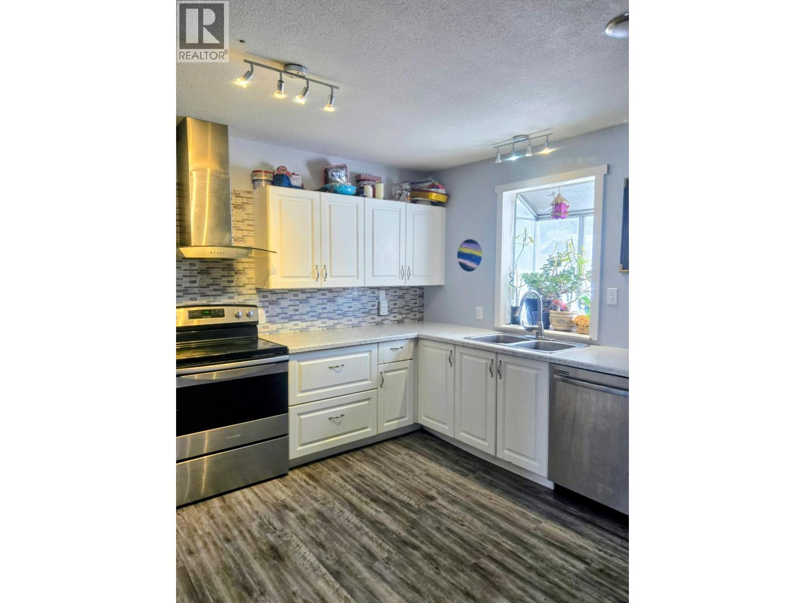 6210 Robin Road, Horse Lake, British Columbia  V0K 2E3 - Photo 5 - R3082464