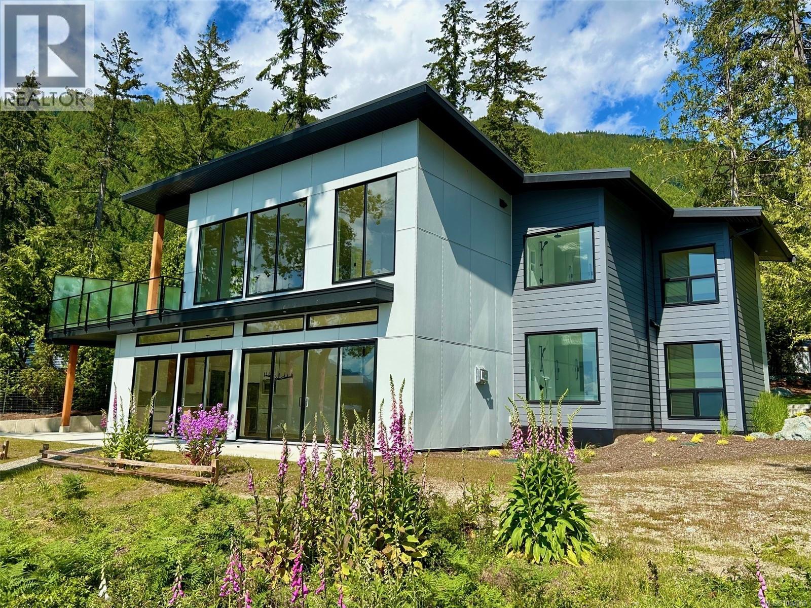 8394 Sa-Seen-Os Rd, Youbou, British Columbia