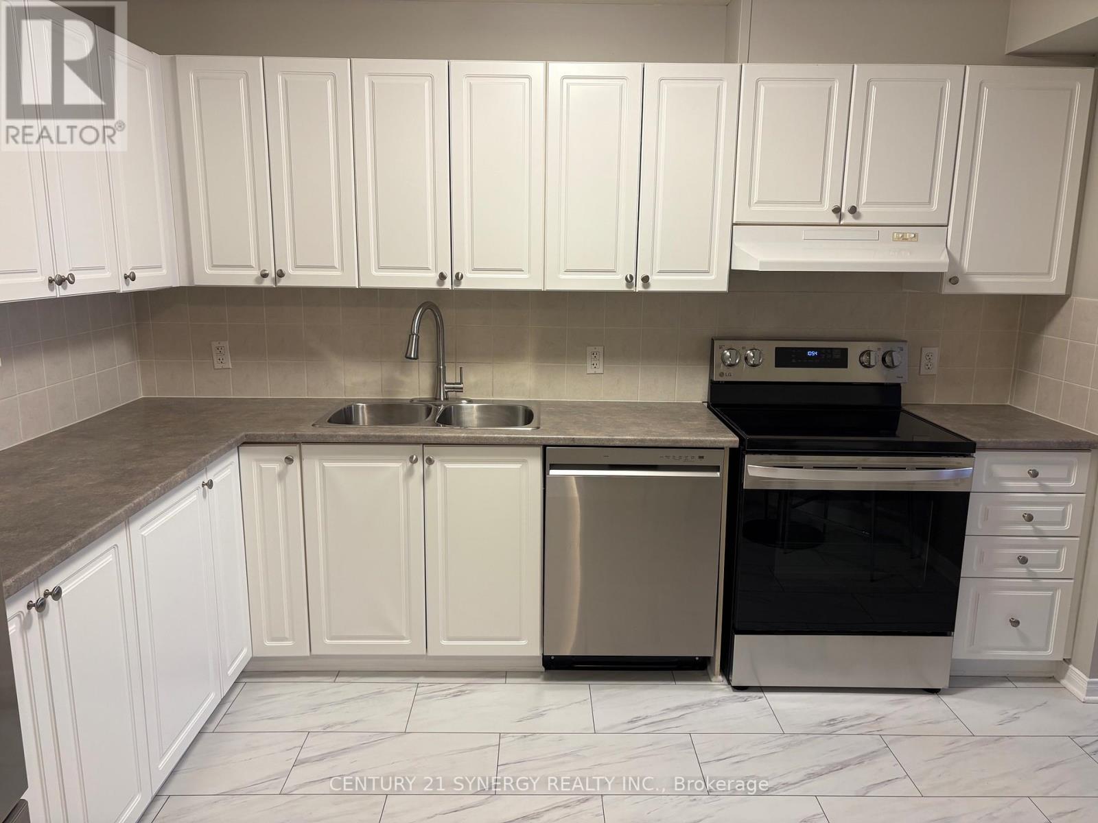 159 Harbour View Street, Ottawa, Ontario  K2G 7E8 - Photo 5 - X12726598