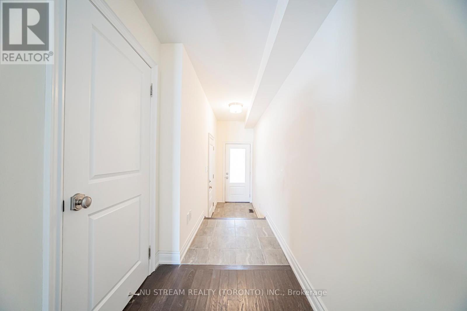 47 New Yorkton Avenue, Markham, Ontario  L6C 0Y5 - Photo 5 - N12726592