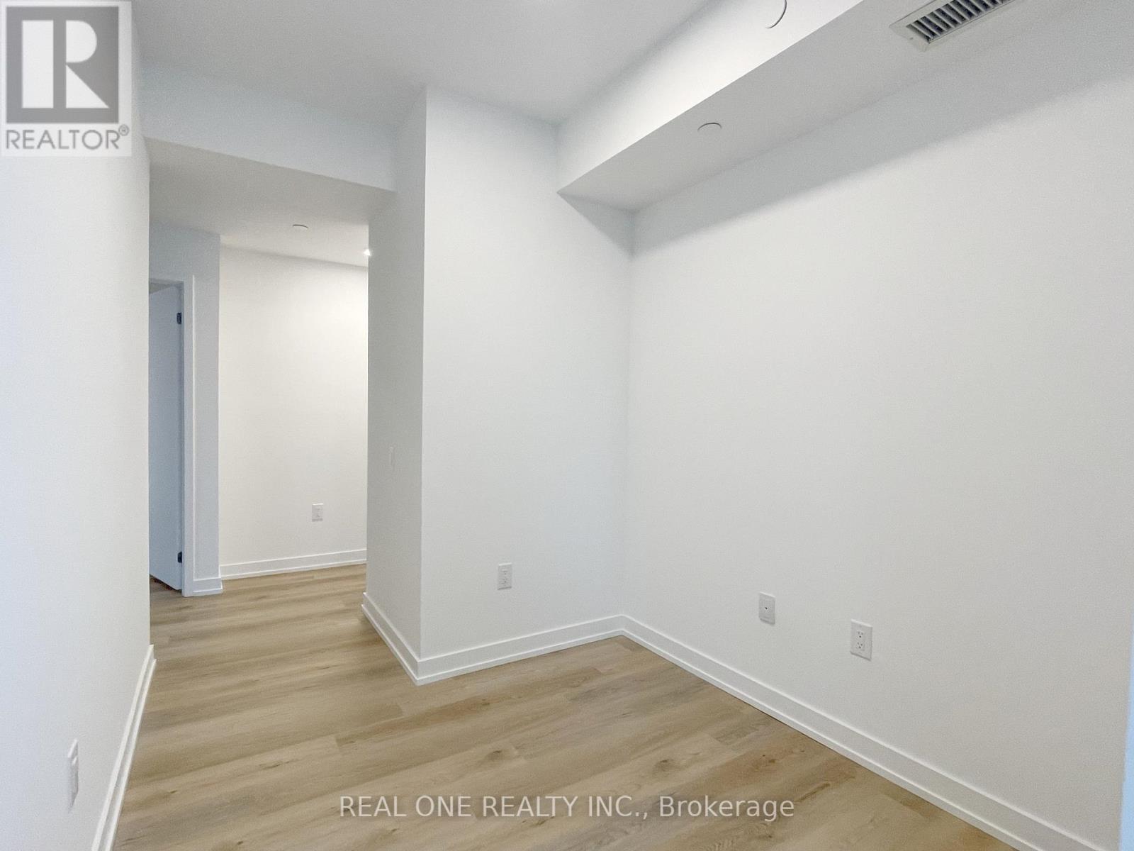 904 - 395 Square One Drive, Mississauga, Ontario  L5B 0P6 - Photo 16 - W12726594