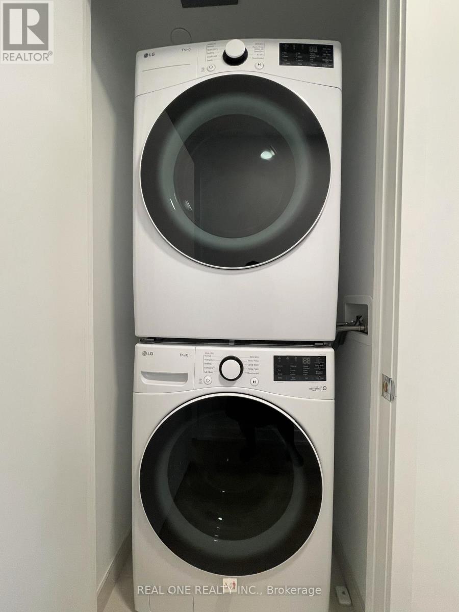 904 - 395 Square One Drive, Mississauga, Ontario  L5B 0P6 - Photo 19 - W12726594