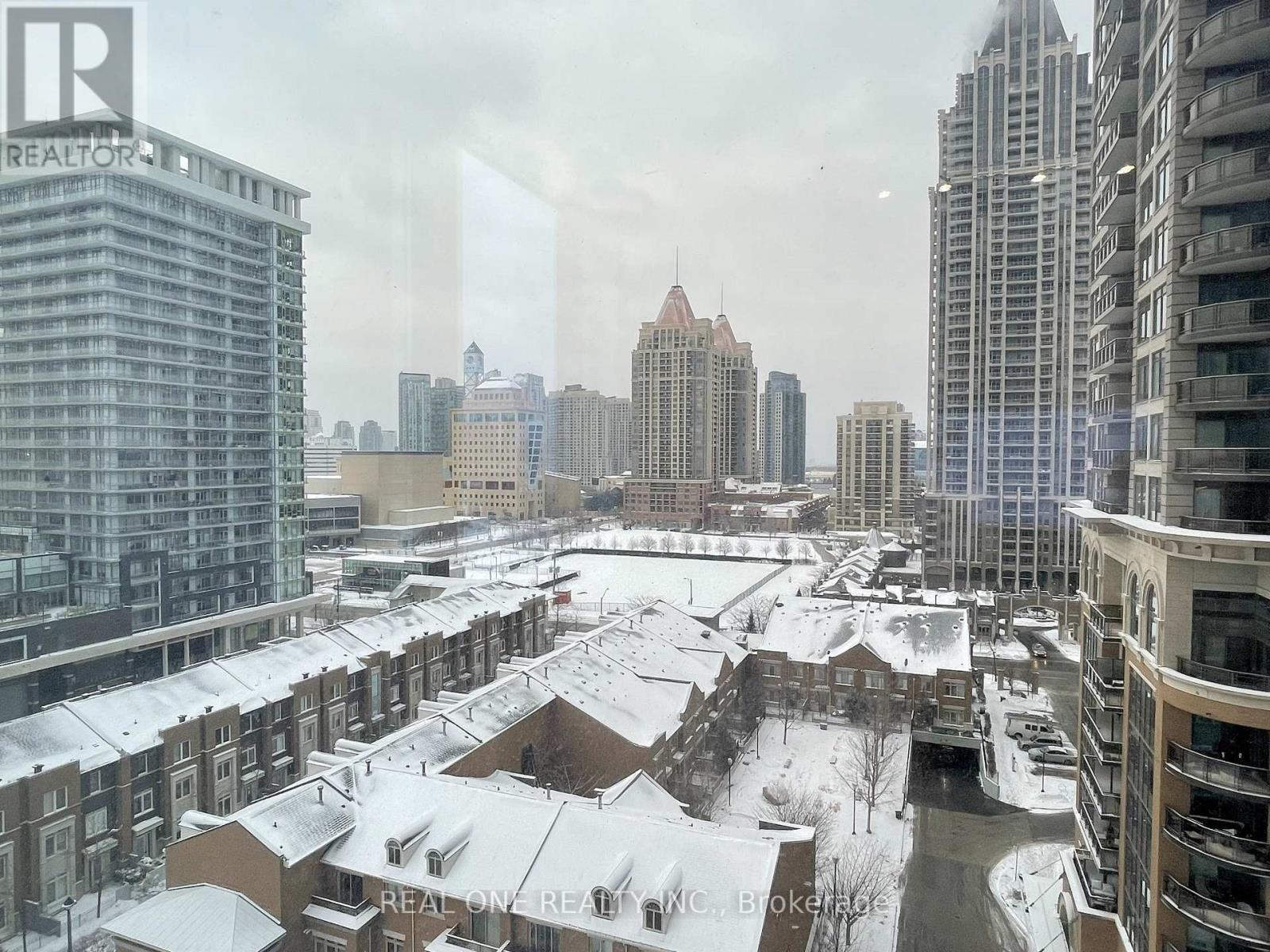 904 - 395 Square One Drive, Mississauga, Ontario  L5B 0P6 - Photo 21 - W12726594